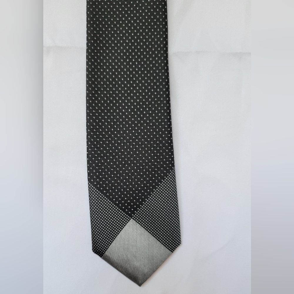 Banana Republic Men's 100% Silk skinny necktie,  Made in USA